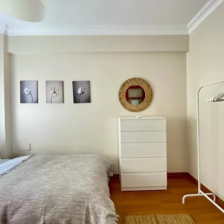 Spacious & Center 3 Bedroom Flat - No2 Апартаменты