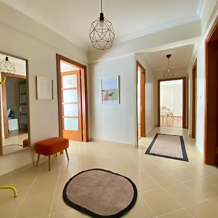 Spacious & Center 3 Bedroom Flat - No2