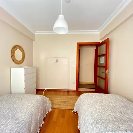 Spacious & Center 3 Bedroom Flat - No2 Apartment