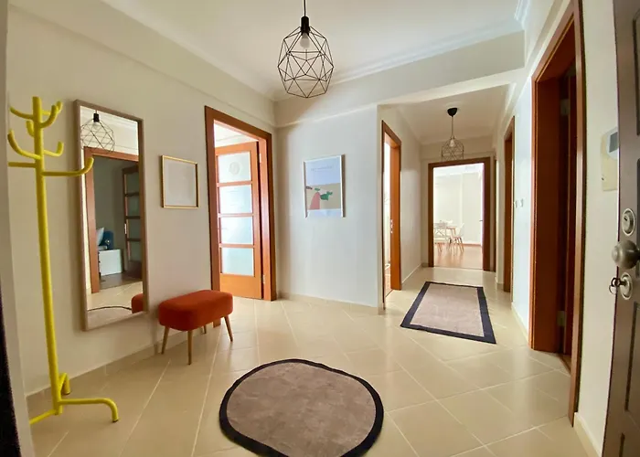 Spacious & Center 3 Bedroom Flat - No2