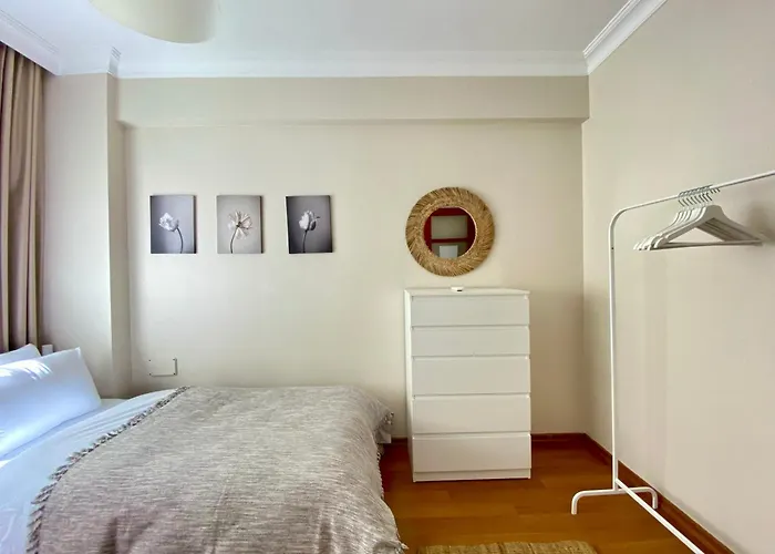 Spacious & Center 3 Bedroom Flat - No2 Appartamento