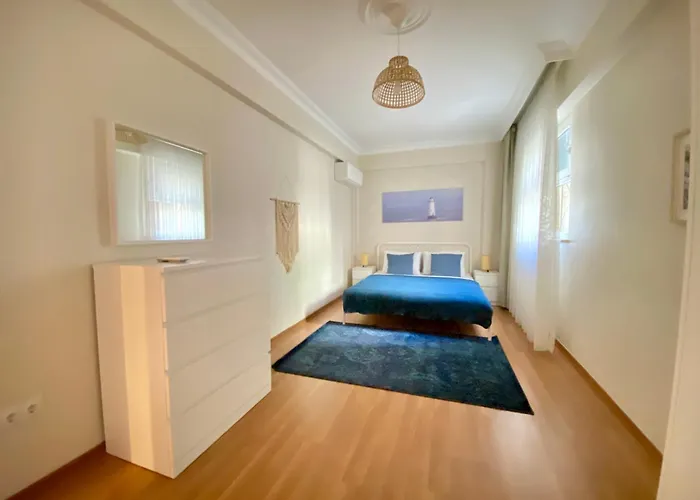 Spacious & Center 3 Bedroom Flat - No2 Appartamento *