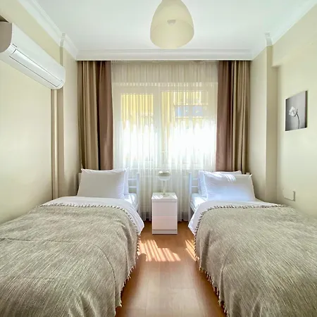 Spacious & Center 3 Bedroom Flat - No2 Daire İstanbul