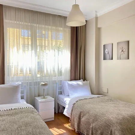 아파트 Spacious & Center 3 Bedroom Flat - No2 *